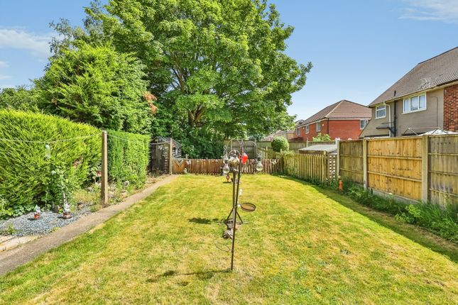 15, Meadow Close, Nottingham photo 2