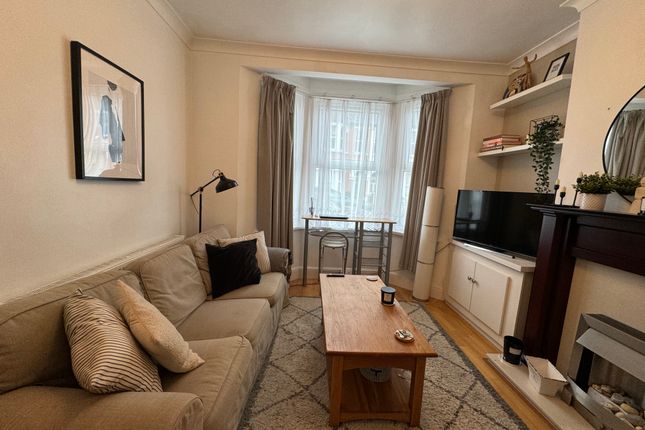 Thumbnail Flat to rent in Thorndean Street, London