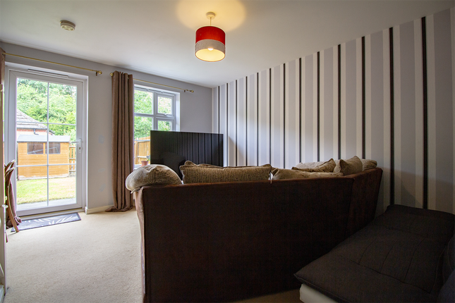 19, Darwin Crescent, Loughborough photo 4