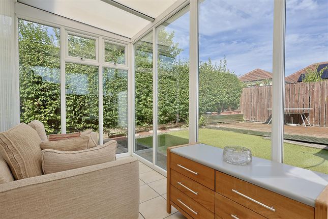 37, Huntcliffe Gardens, Newcastle Upon Tyne photo 4