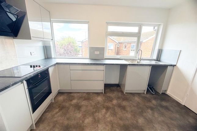 Flat 9, Roselands Court, Roselands Avenue, Eastbourne photo 2