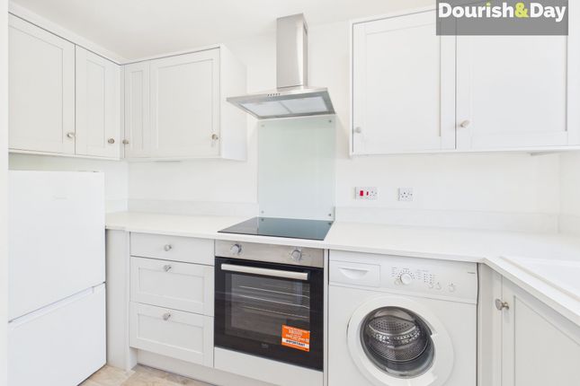 7 Prestwood Court, Stafford photo 3