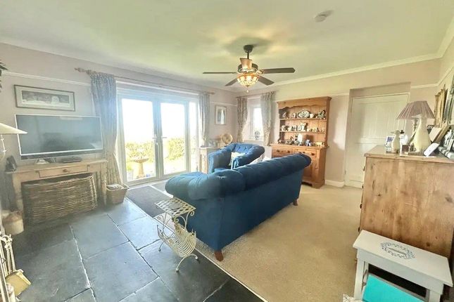 Rhowniar Lodge,, Tywyn, Gwynedd photo 3