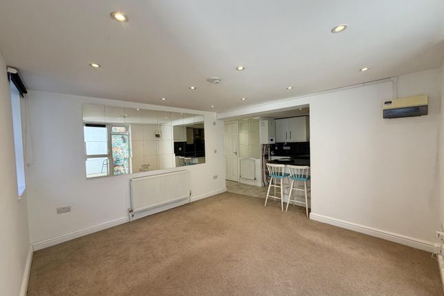 Flat 1, Saffrons View, 11 Meads Road, Eastbourne photo 2