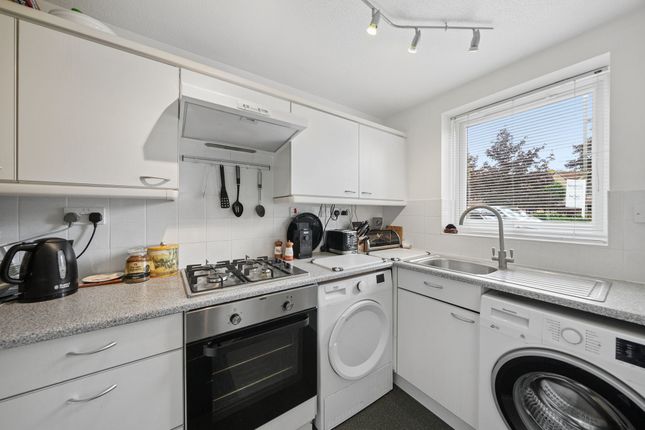 7 Juniper Gardens, Bicester photo 2