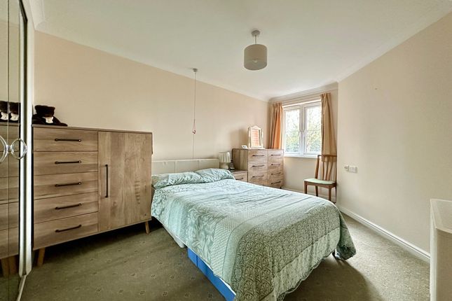 Apt 2, Southwood Court Southend Road, Billericay photo 4