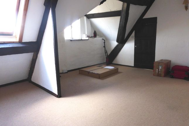 Flat 3, 10, High Street, SWINDON photo 5