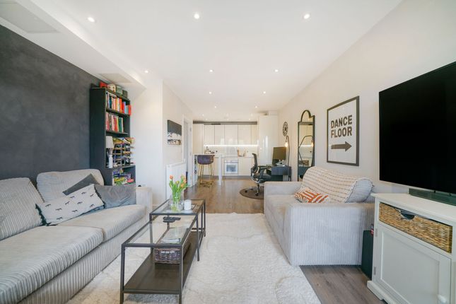 Flat 203, Furlong Court, London photo 4