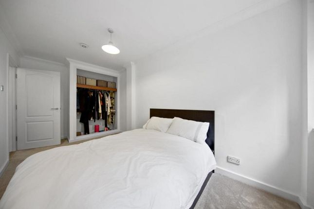 Duplex to rent in King Regent's Place, London