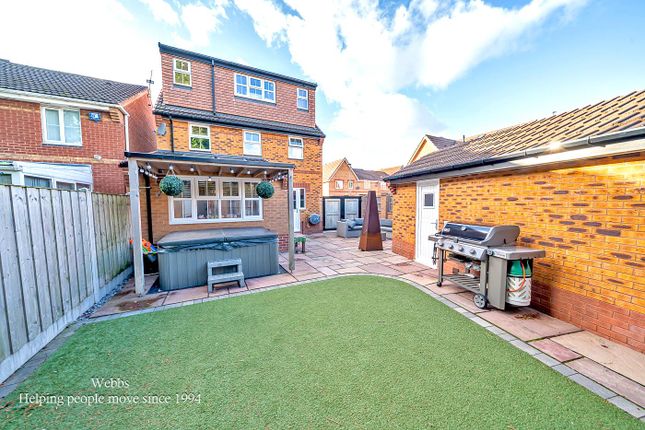 21, Balmoral Way, Walsall photo 2