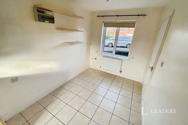 9, Springbank Drive, Bourne photo 4