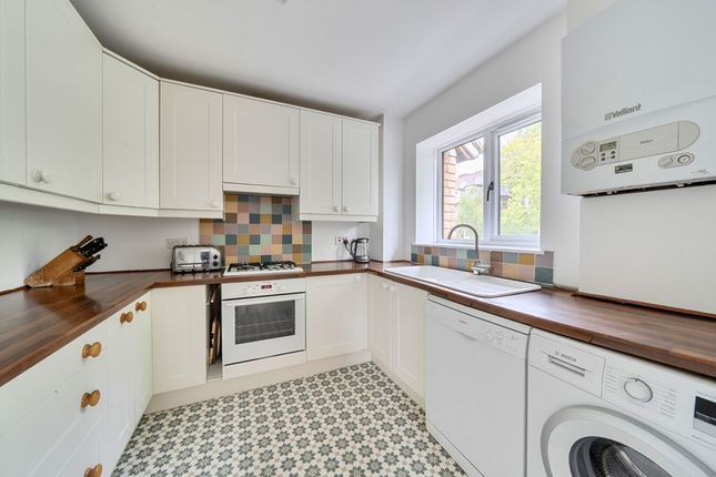 9 Jutland Close, London photo 3