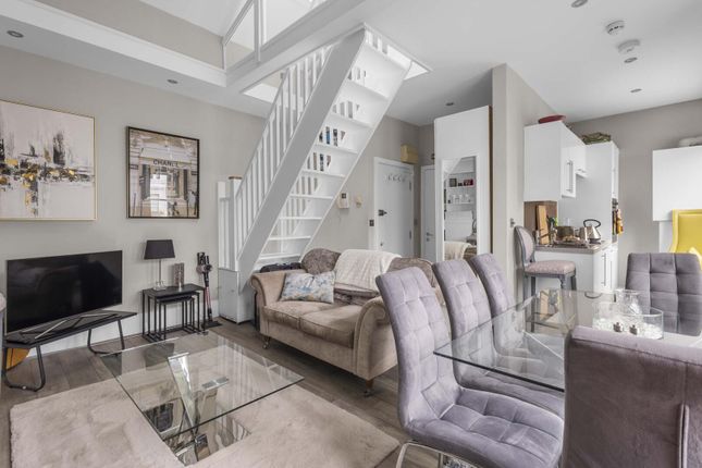 Flat E, 16, Elgin Crescent, London photo 3