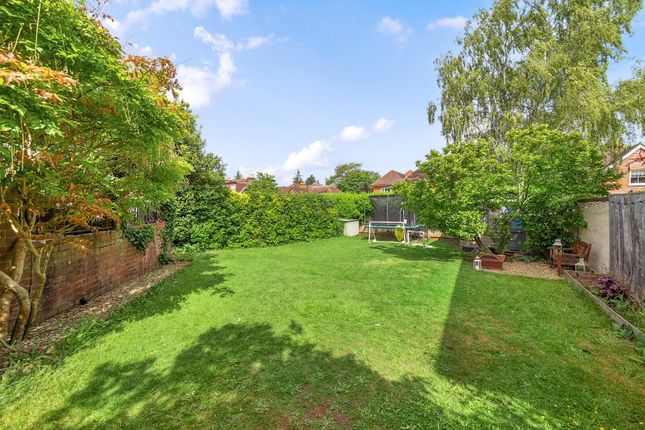 8, Upper Manor Road, Milford, Godalming photo 2