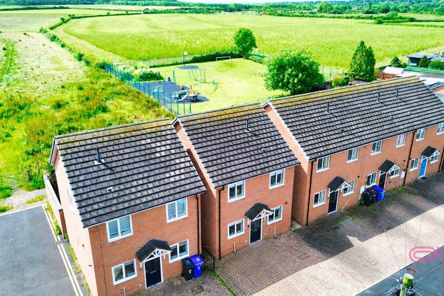 4 Farman Row, Henhurst Ridge, Burton-On-Trent photo 3