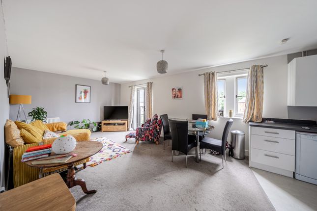 84, Greenaways, Stroud photo 4
