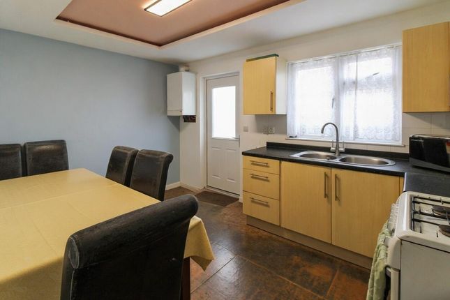 39, Nordland Road, Canvey Island photo 4