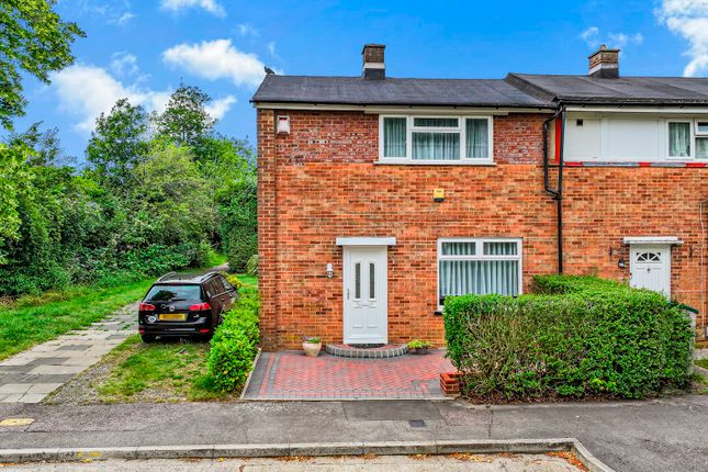 58 Pittmans Field, Harlow photo 2