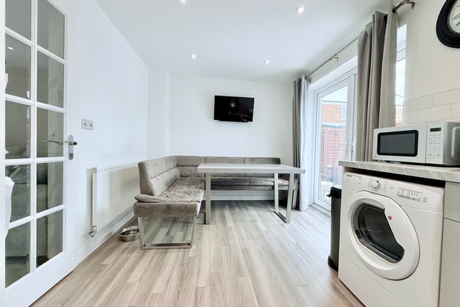 3, Ellis Drive, Great Yarmouth photo 4