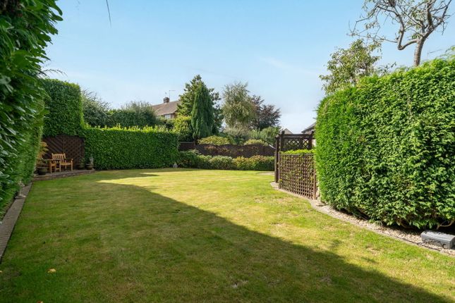 The Chalet, Woods Hill Lane, East Grinstead photo 2