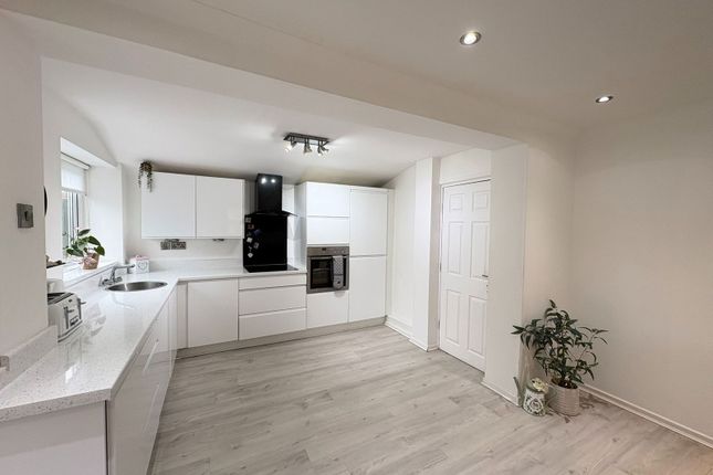 32, Alexander Drive, Liverpool photo 4