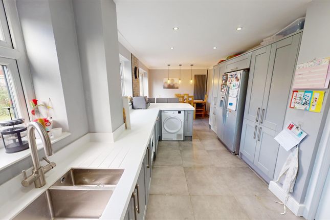 Clipsley Crescent Kitchen