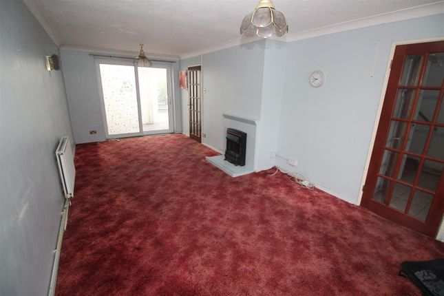 End terrace house for sale in Paddockhurst Road, Gossops Green, Crawley