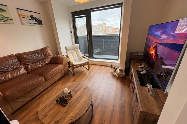 Flat 11, Manchester photo 2