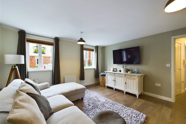 Flat 1, 3, Bledisloe Way, Gloucester photo 3