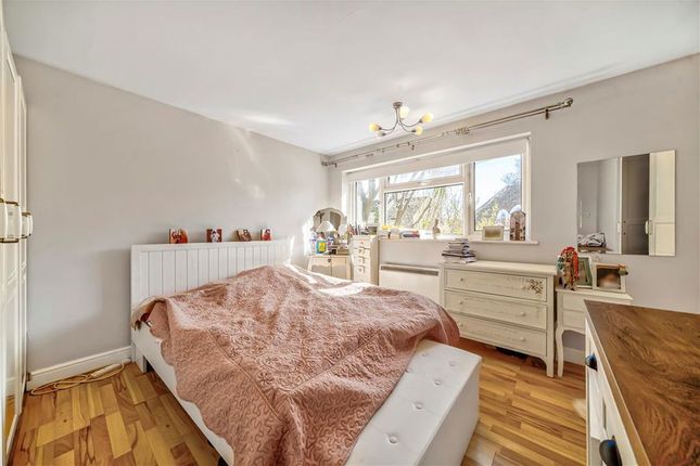 84, Fulwell Road, Teddington photo 4