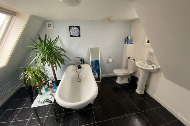 Duplex for sale in Bowlalley Lane, Hull