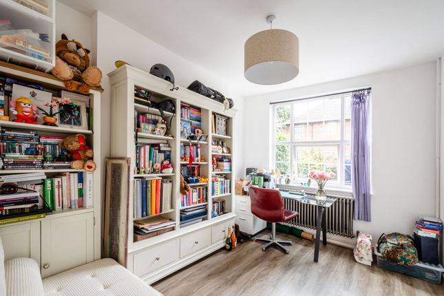 Mapledene Road, London photo 4