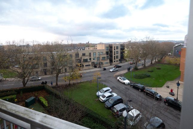 Flat for sale in Arctic House, 3 Heritage Avenue, Beaufort Park, Colindale