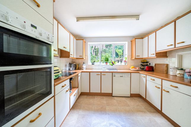 37, Fletcher Gardens, Berkshire photo 4