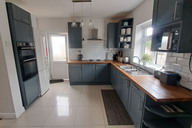 19, Crescent Road, Ammanford photo 2