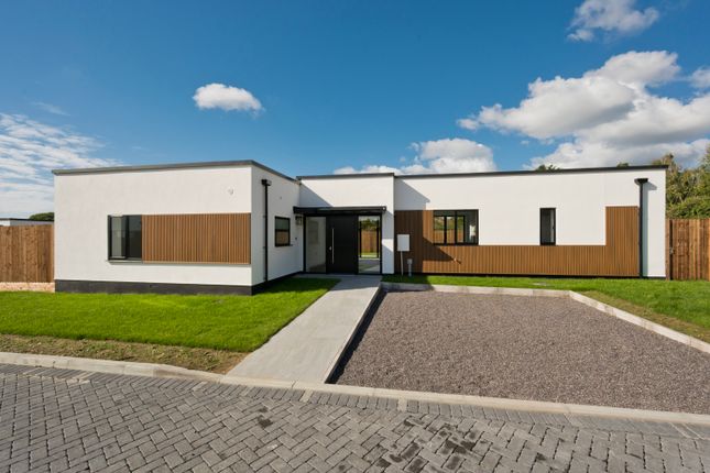 3-bed house on 5 Stable Close,, Wexham Street, Buckinghamshire, £755,000