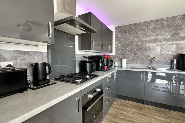 39 Skylark Wynd, Motherwell photo 3