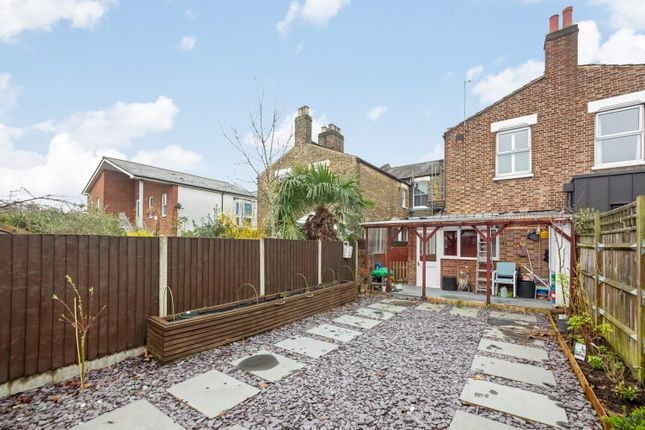 Property for sale in Ivydale Road, Peckham, London