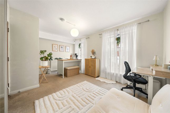 42, Blenheim Gardens, Kingston upon Thames photo 3