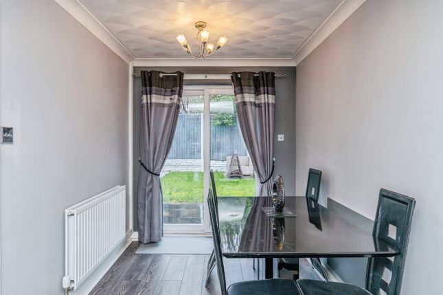 13, Maes Alarch, Holywell photo 3
