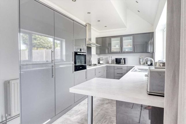 9, Bournemouth Road, Holland on Sea photo 3