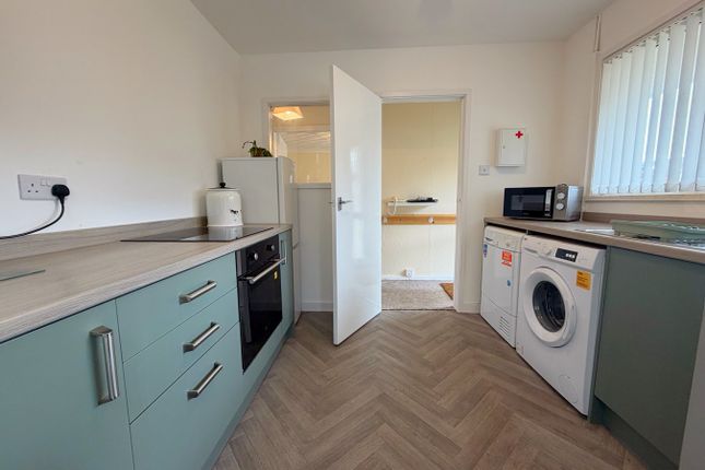 35, Stonebridge Road, Ebbw Vale photo 3
