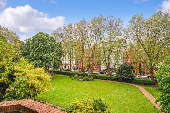 Flat for sale in Courtfield Road, South Kensington