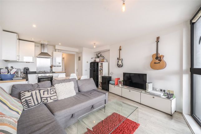 Flat 38,, Fondant Court, Bow photo 2