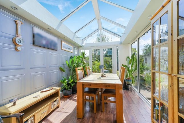 17, Easter Way, Godstone photo 4