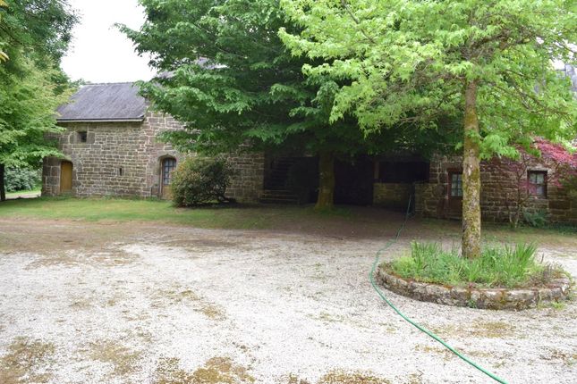 Detached house for sale in 22110 Glomel, Côtes-D'armor, Brittany, France