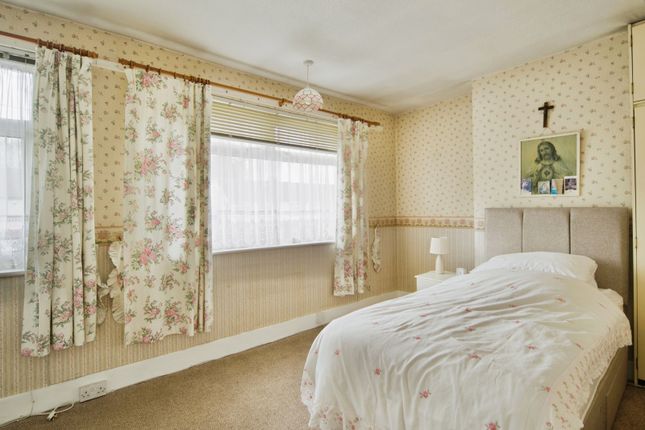 15, Eastbury Road, Essex photo 2