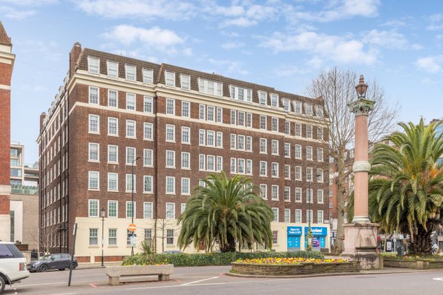 Thumbnail Flat to rent in Warwick Gardens, Holland Park