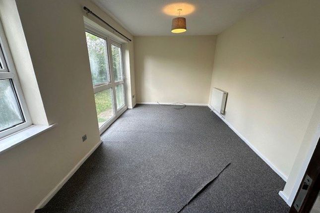 1, Twickenham Court, Corby photo 3
