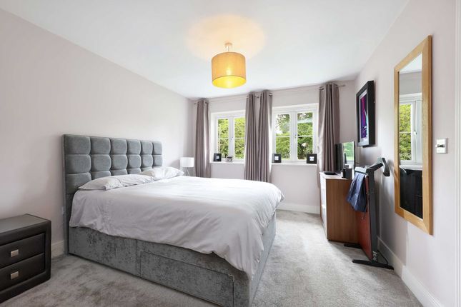 9, North Close, Beaconsfield photo 4
